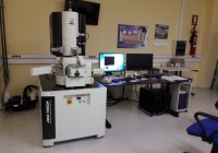 Microscopio electrónico de varrido de emisión de campo con detector de enerxía dispersiva (FESEM)